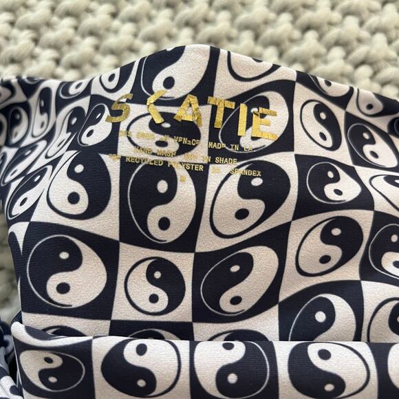 Skatie X Salty Blonde• ‘Kelly’ Bikini Bottom in BARBADOS Ying Yang - Picture 9 of 11